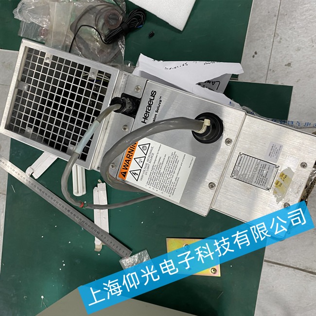 �R����Heraeus uv�Դ�S�� 6 MARK II���й���