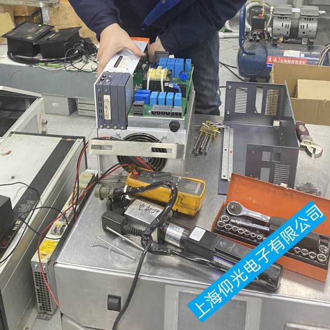 �ζ�ؐ���R�ŷ��������@ʾ���ϼ�1045/9070�󾯴��a�S��ָ��